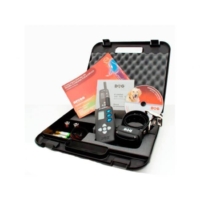 Kit de collar eléctrico de adiestramiento Dogtrace con mando, manuales y accesorios en maletín de transporte negro